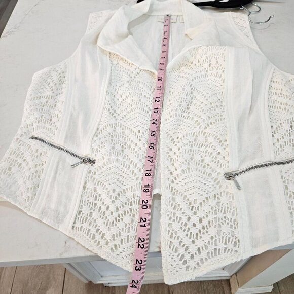 Chico's Linen Crocheted Lace Mix Vest, Zipper Pockets Size 1 Medium 8/10 White - Picture 7 of 8